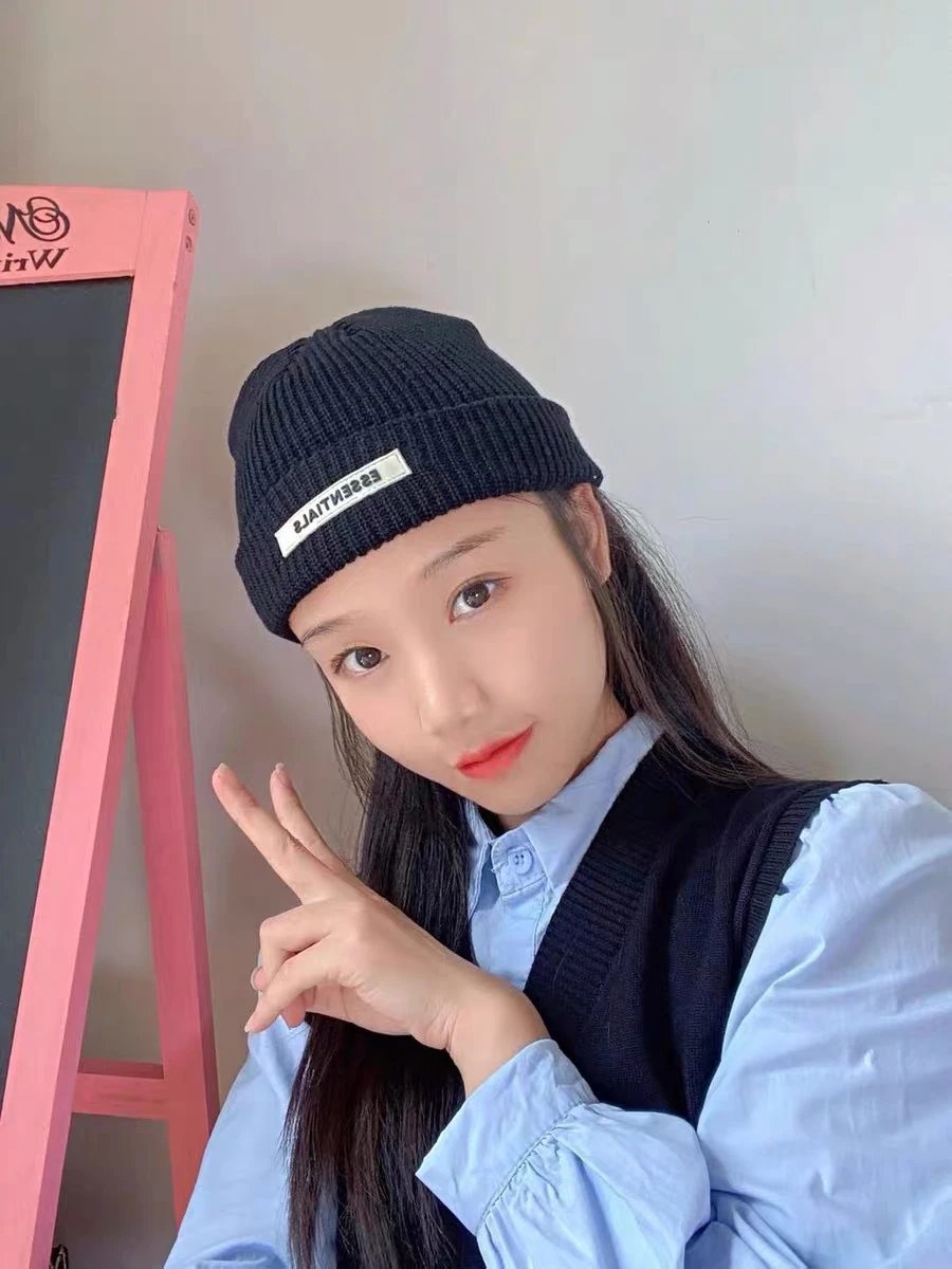 Ess3ntials Beanie