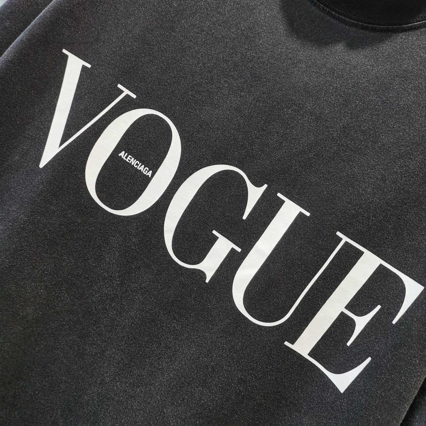 Balenci Vouge tee