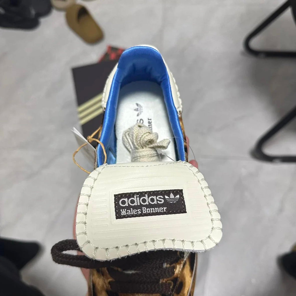 Adidos Samba White
