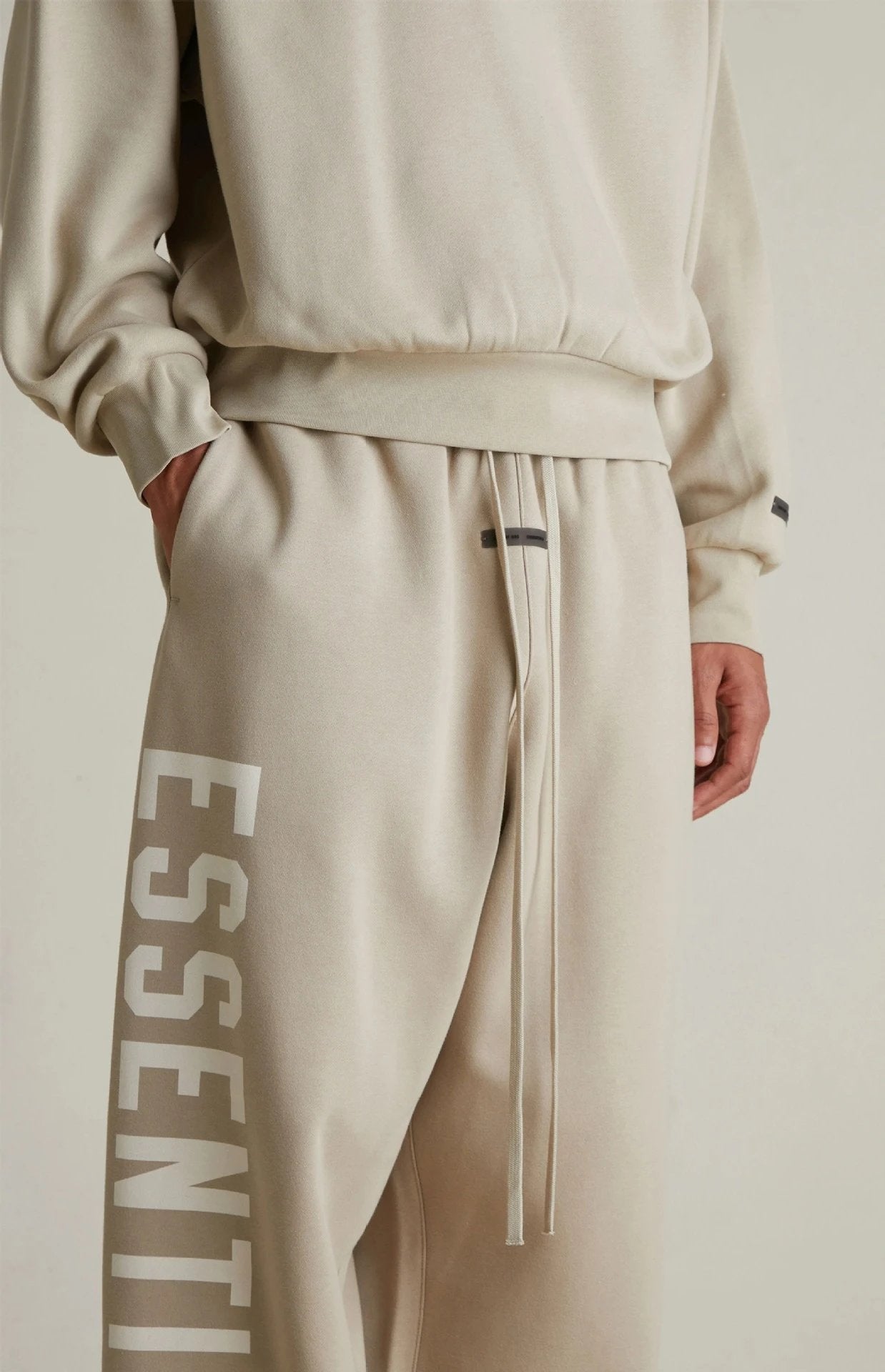 Ess3ntials Lounge Fleece Sweatpant