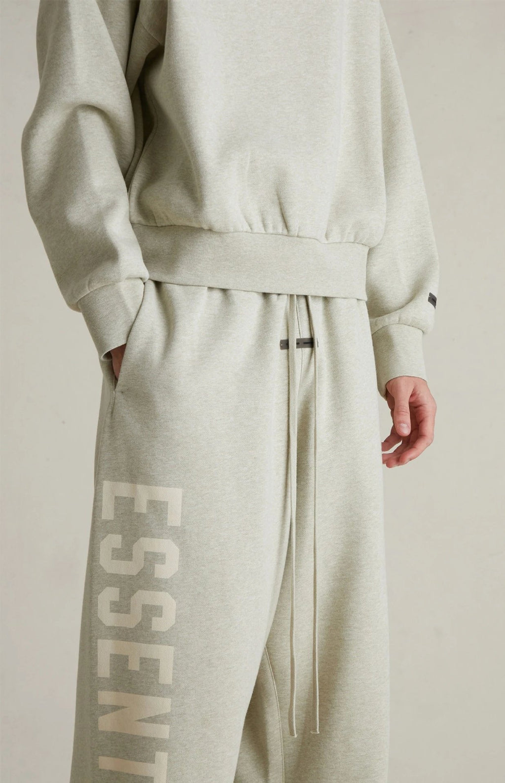 Ess3ntials Lounge Fleece Sweatpant