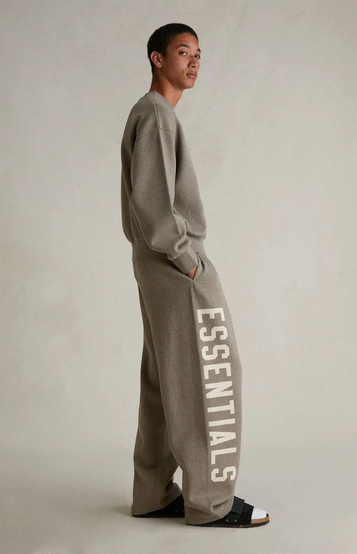 Ess3ntials Lounge Fleece Sweatpant