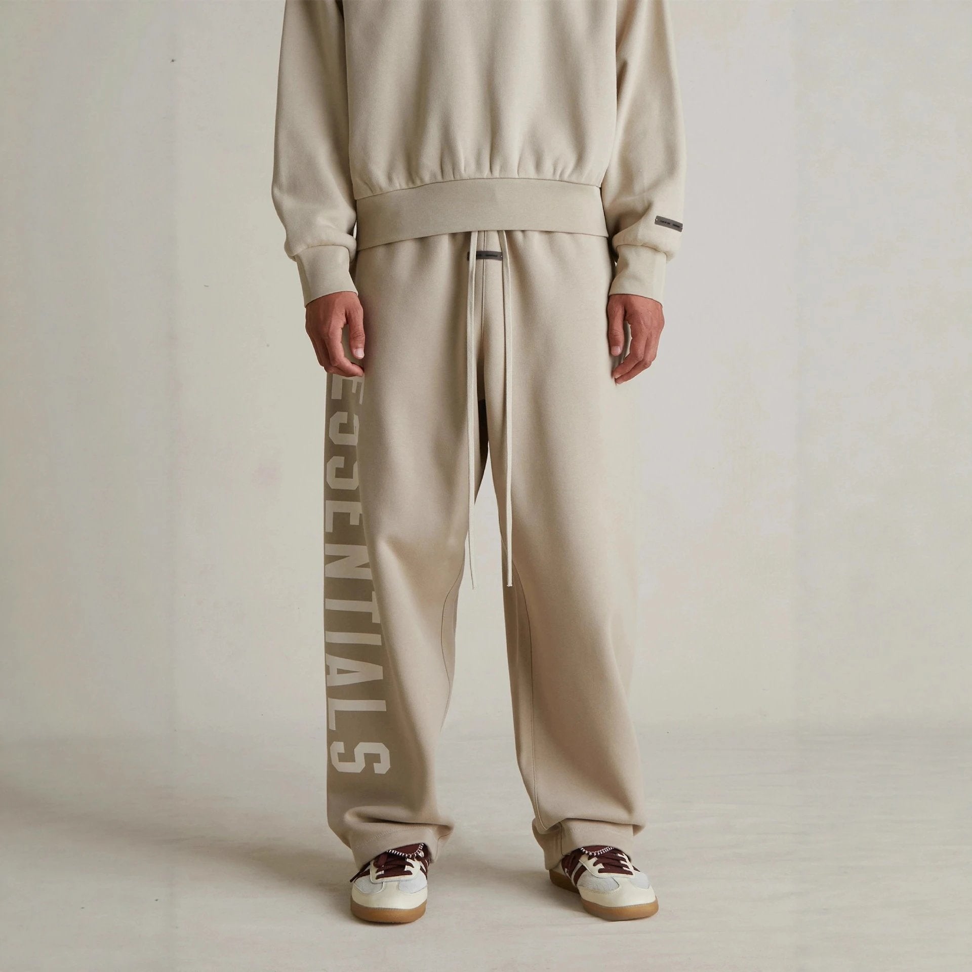 Ess3ntials Lounge Fleece Sweatpant