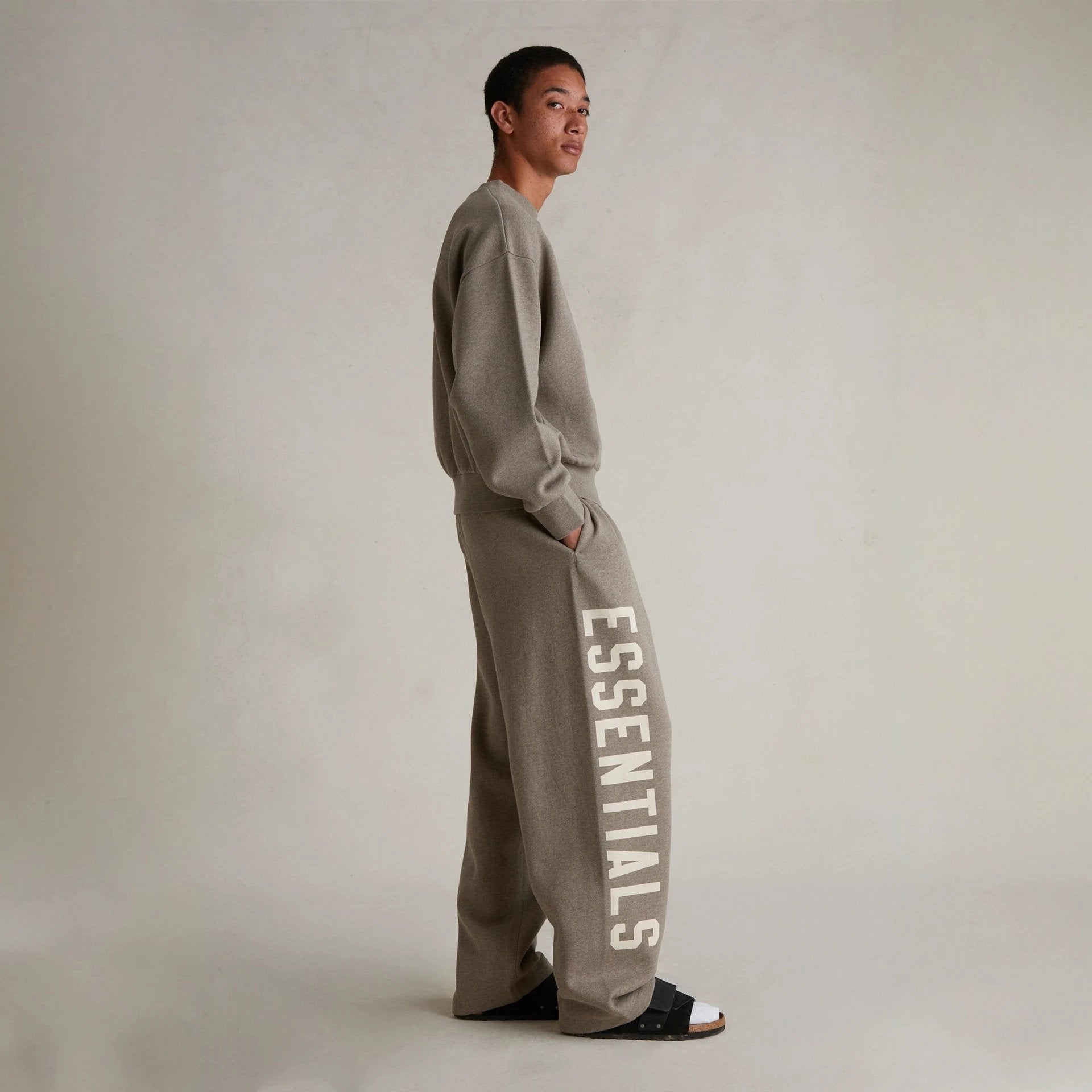 Ess3ntials Lounge Fleece Sweatpant