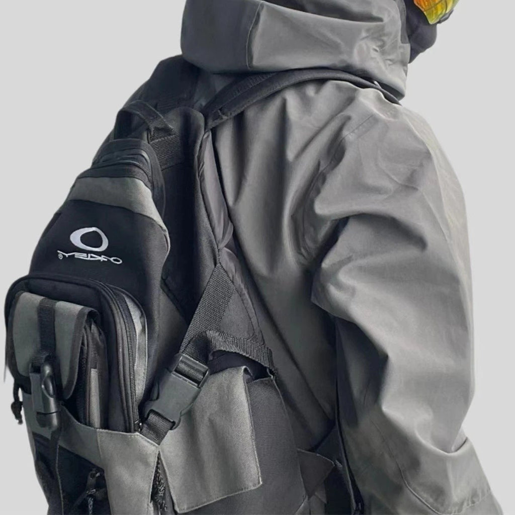 0akley Windbreaker