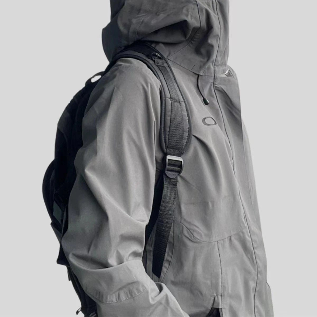 0akley Windbreaker