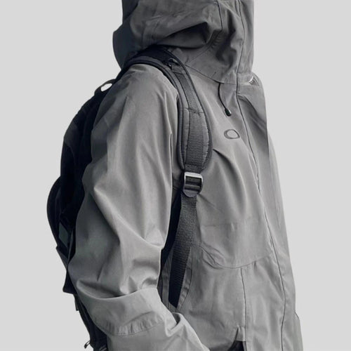 0akley Windbreaker