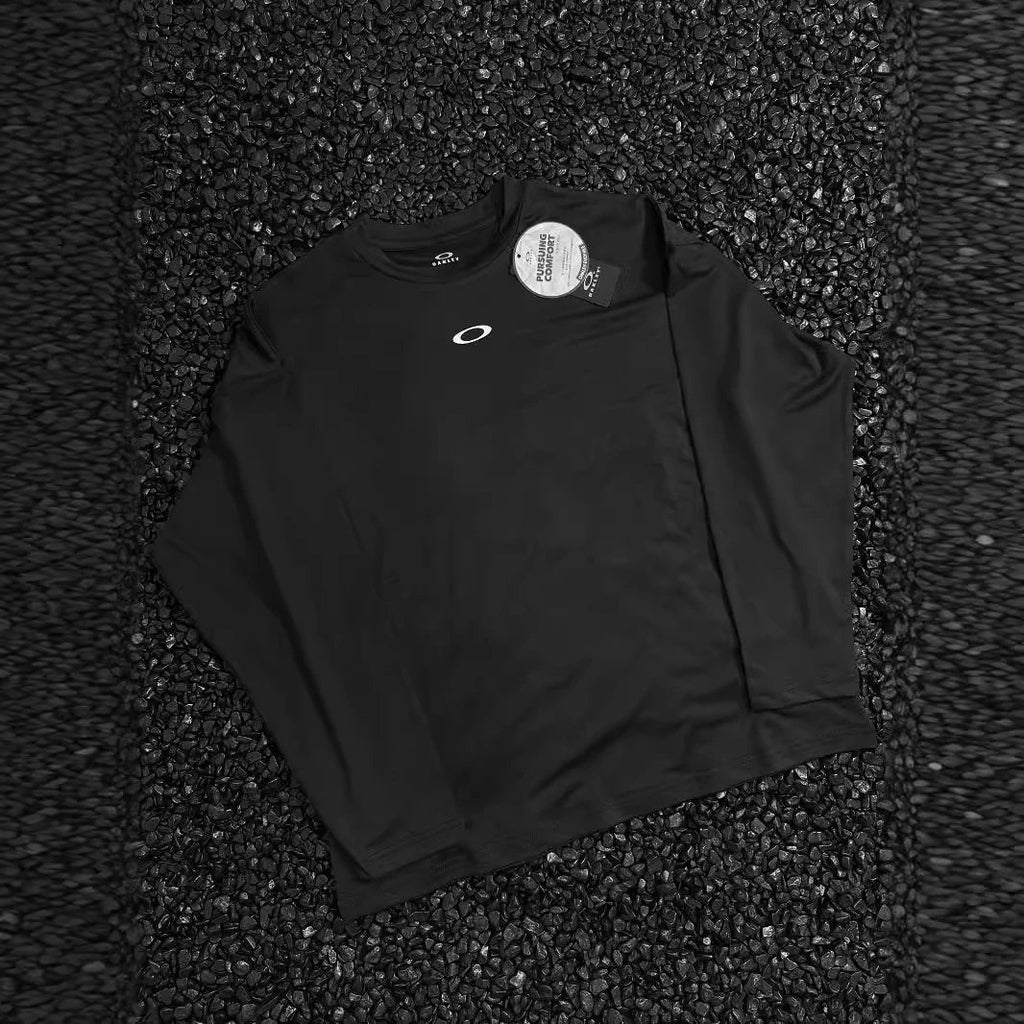 0akley longsleeve