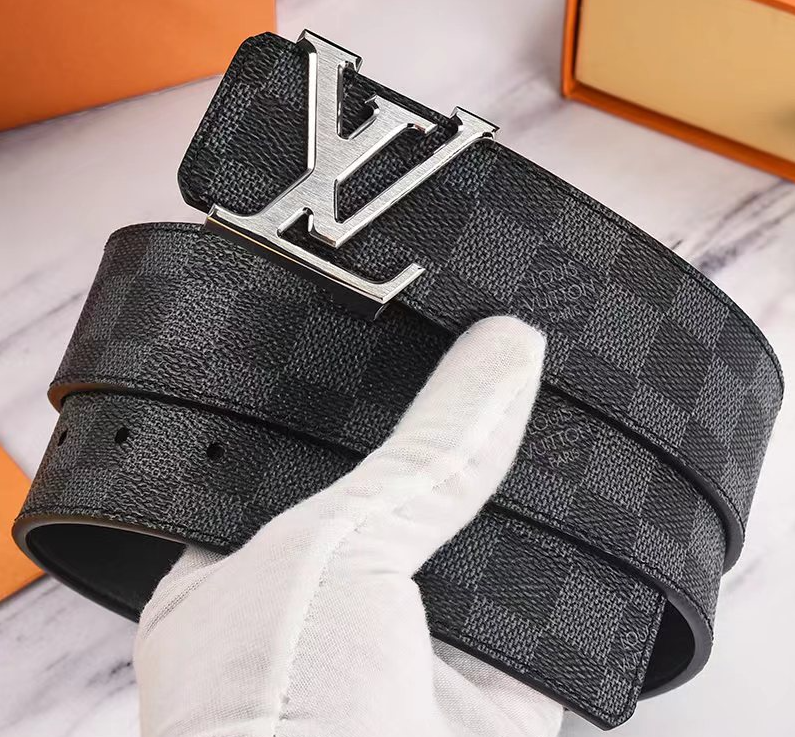 Vouis Luitton Belt