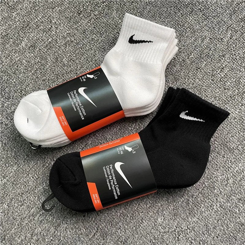 Short Nikee Socks