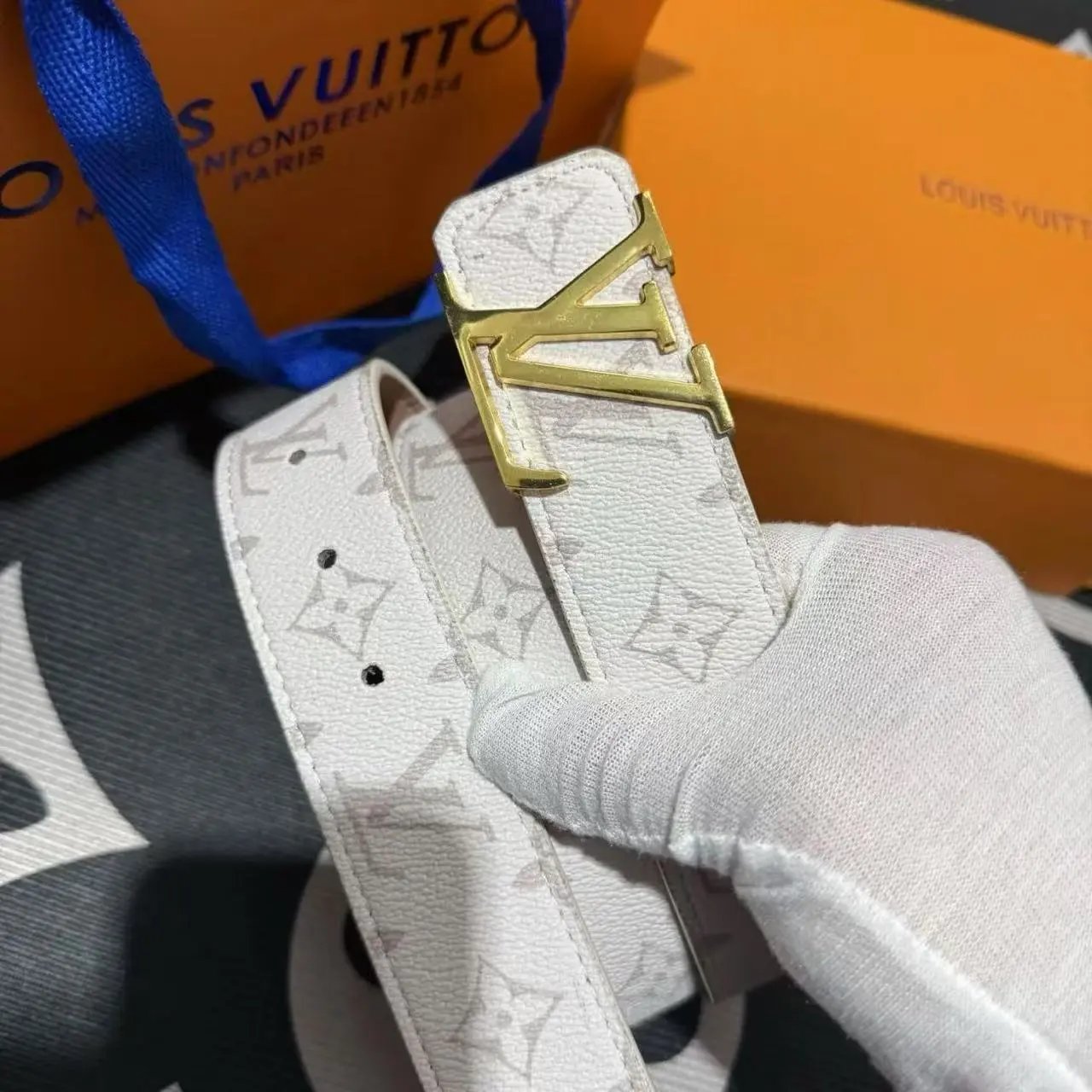 Vouis Luitton Belts