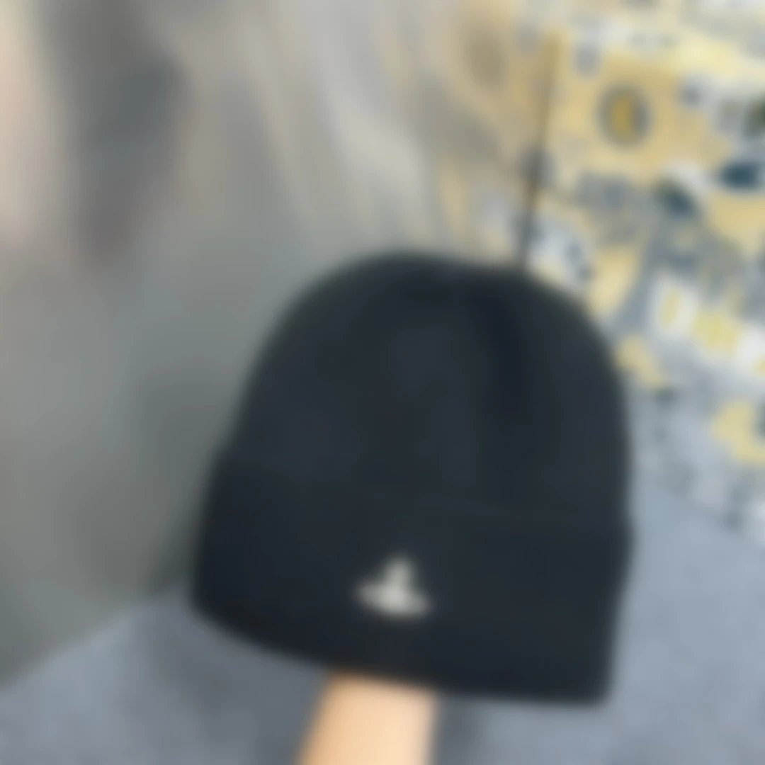 Vivienn3 Westwood Black Beanie