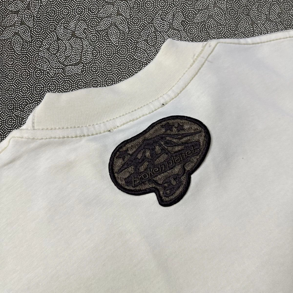 Br0ken Planet off the grid tee